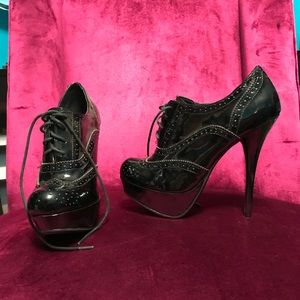 Oxford platform heels